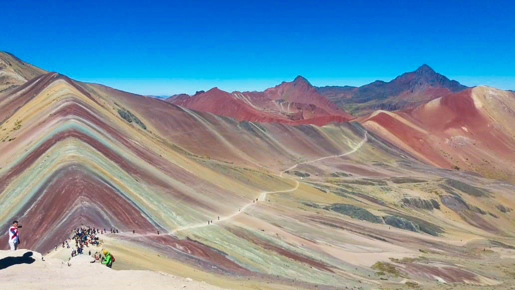 Magical Rainbow Mountain tre