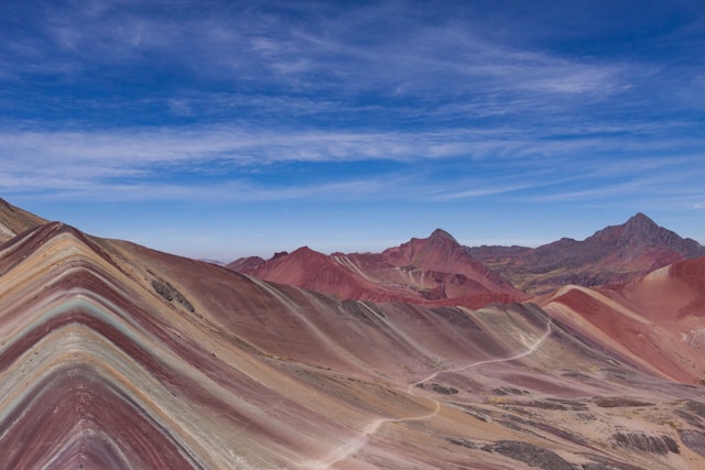 Montanha Colorida no Peru Altitude - Vale Vermelho